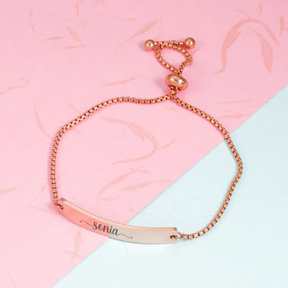 Esclava de oro rosa personalizada con nombre, fondo rosa divertido y moderno.